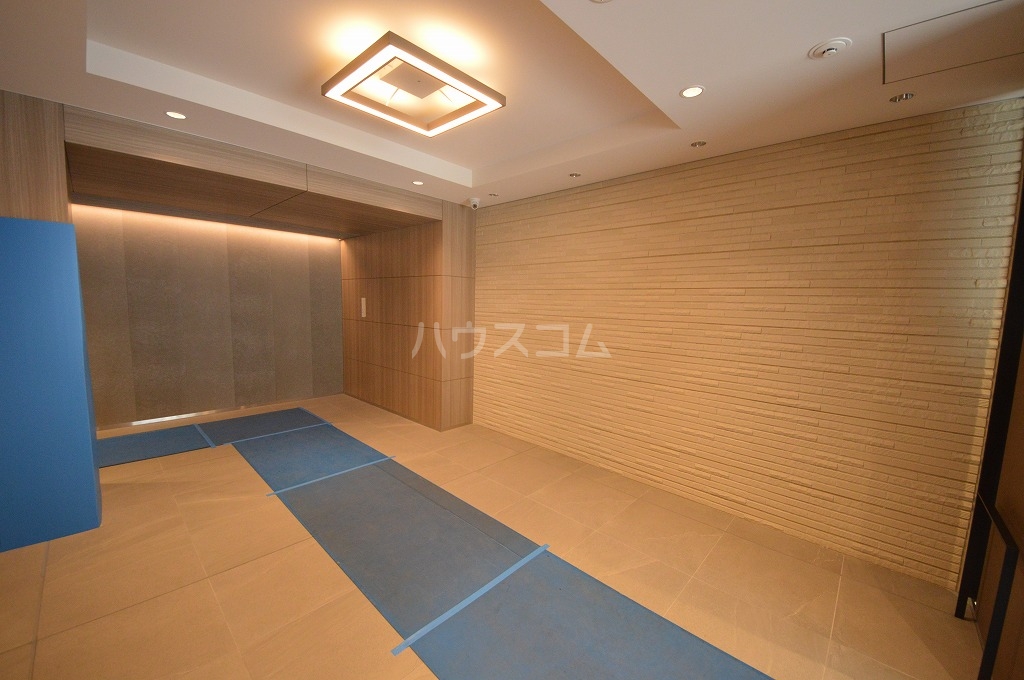 26/30 エントランス