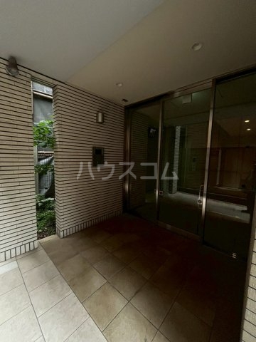 22/30 エントランス