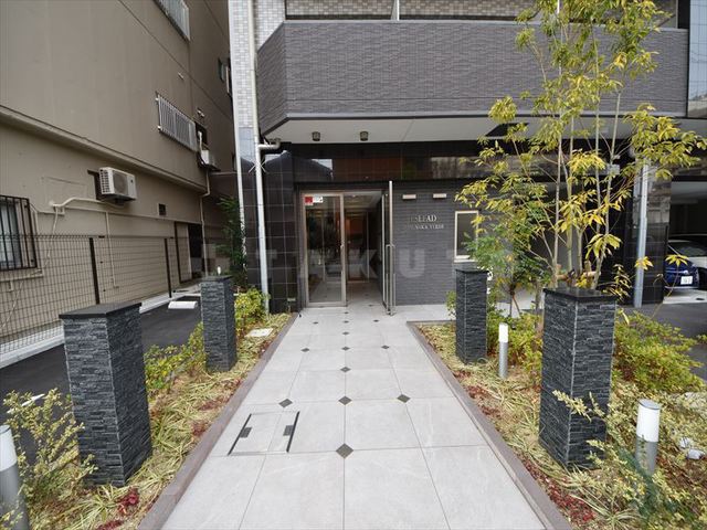 26/30 エントランス