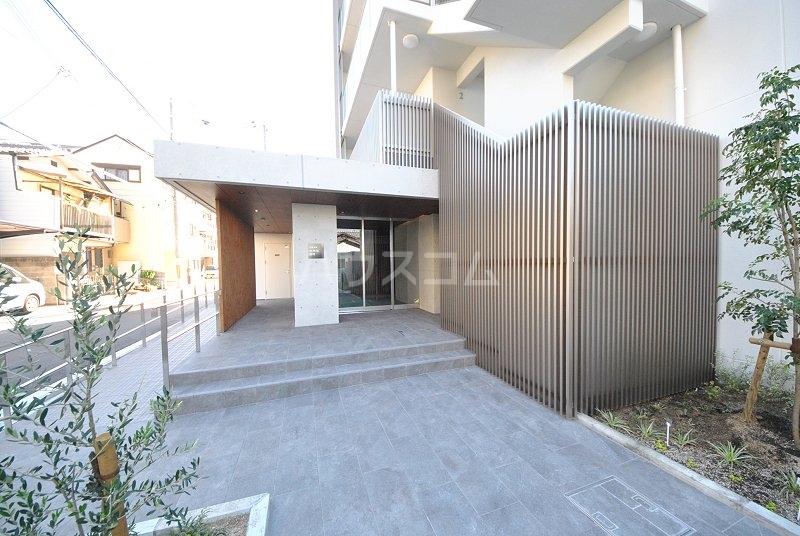 19/28 エントランス