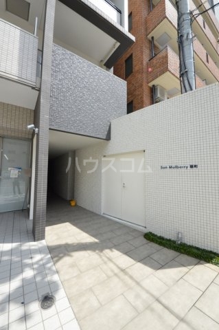 21/30 エントランス