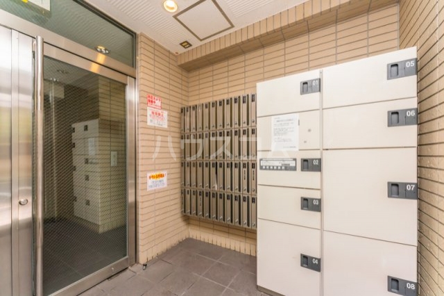 21/30 エントランス