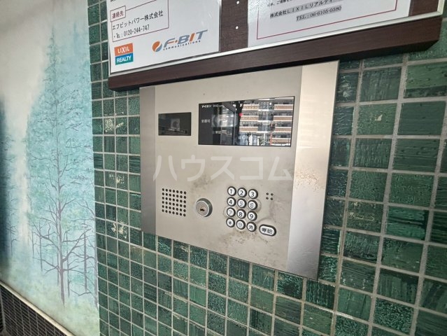 28/30 エントランス