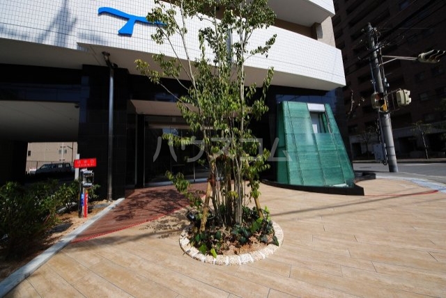 18/25 エントランス