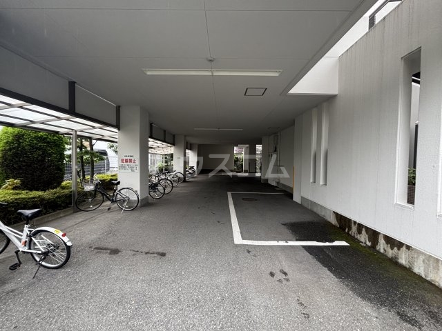 28/30 駐車場