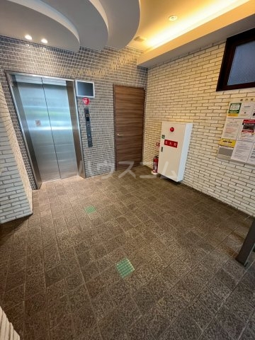 22/30 エントランス