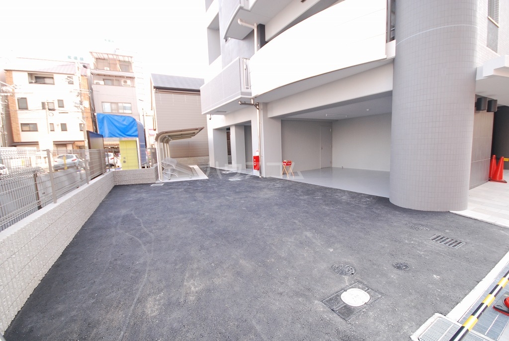 25/30 駐車場