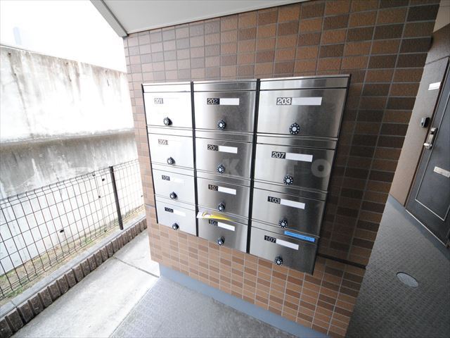 25/29 エントランス