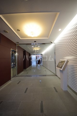 24/30 エントランス