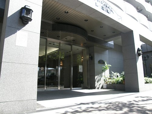 18/28 エントランス