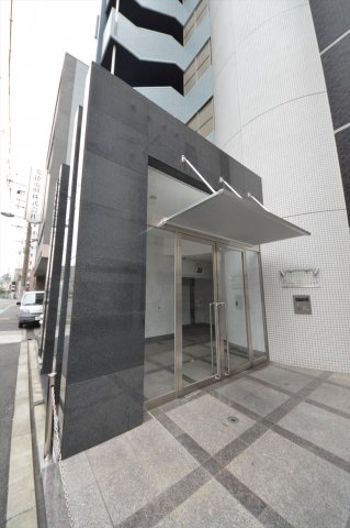 21/30 エントランス