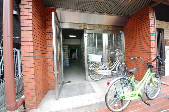 18/28 エントランス