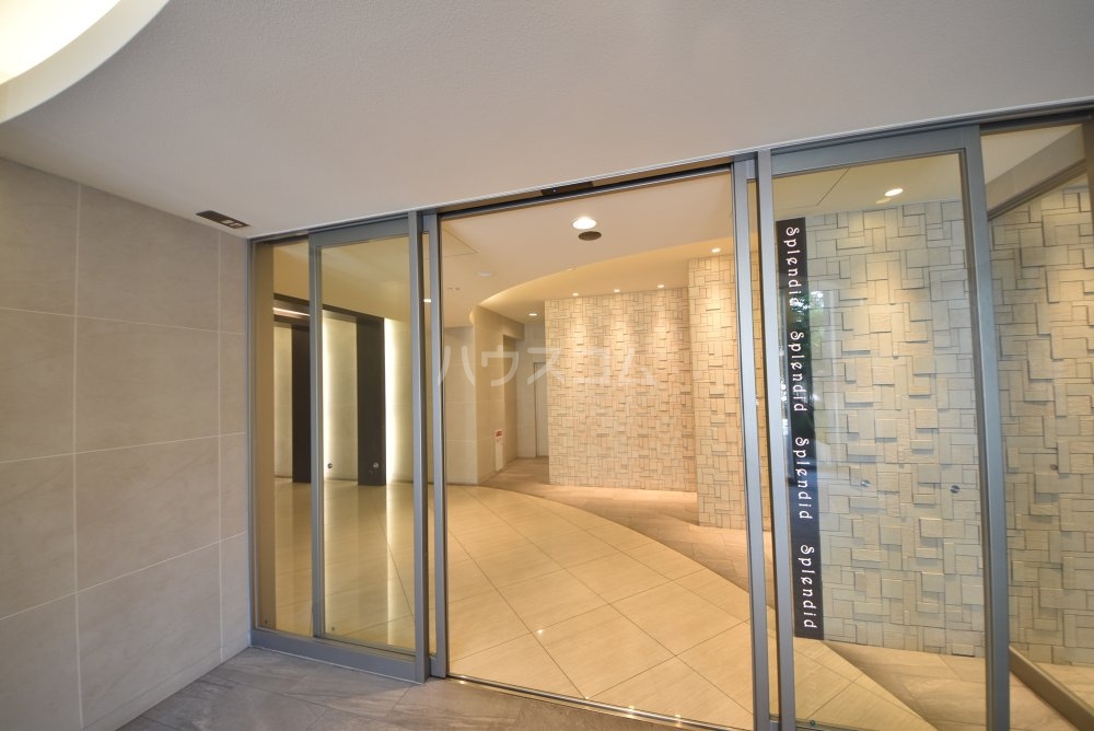 22/30 エントランス