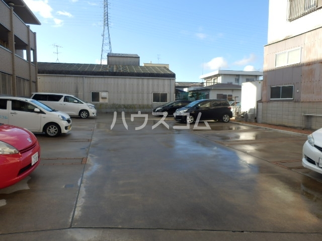 17/21 駐車場