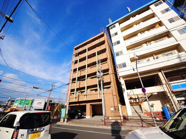 17/26 エントランス