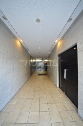 28/30 エントランス