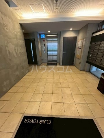 26/30 エントランス