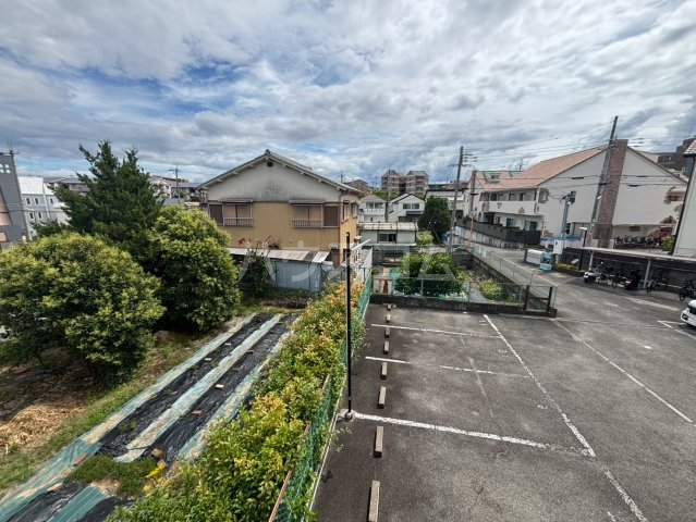 27/30 駐車場