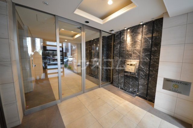 28/30 エントランス