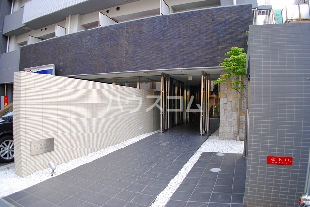 22/30 エントランス