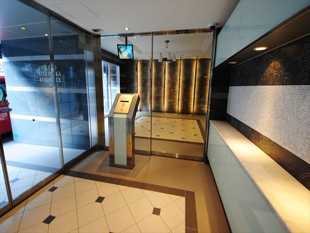 20/30 エントランス