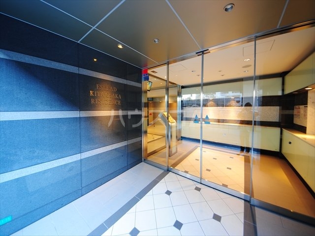 20/30 エントランス