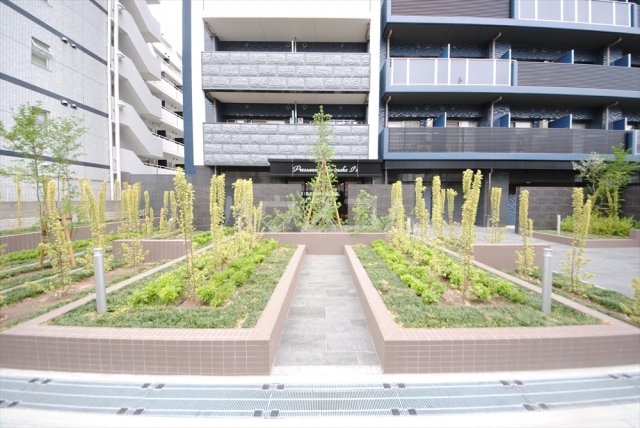 14/23 エントランス