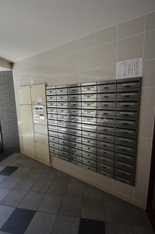 24/30 エントランス