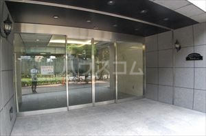 22/30 エントランス