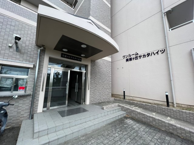 28/30 エントランス