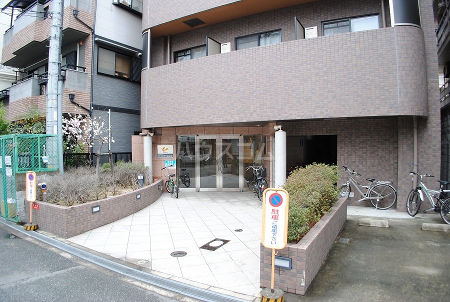 19/28 エントランス