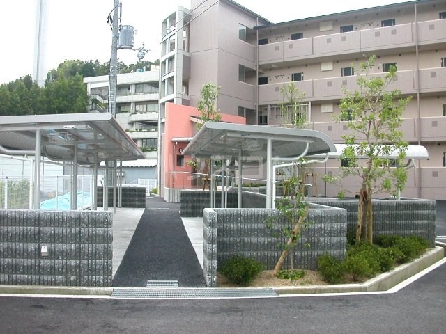 25/29 エントランス