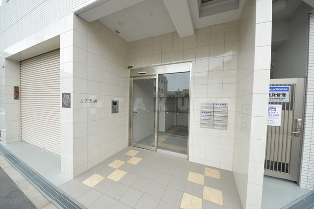 23/30 エントランス