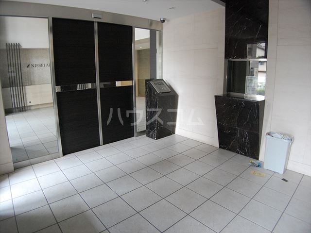 24/30 エントランス