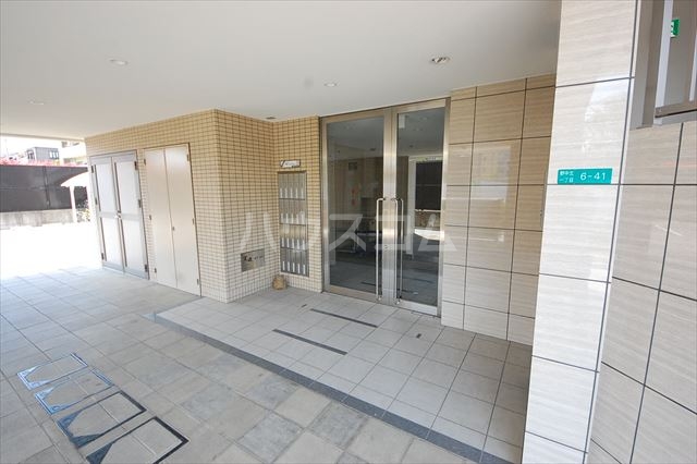 20/29 エントランス