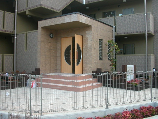 15/19 エントランス