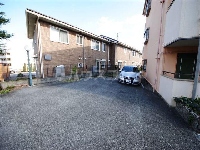 2/4 駐車場