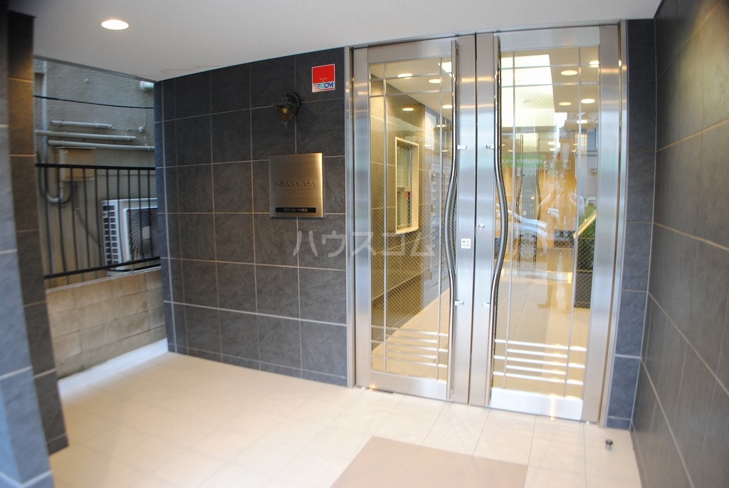 16/25 エントランス