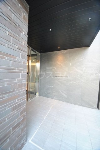 22/25 エントランス