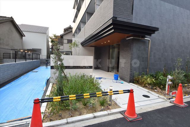 29/30 エントランス