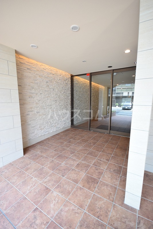 22/30 エントランス