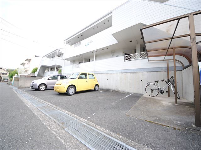 20/29 駐車場