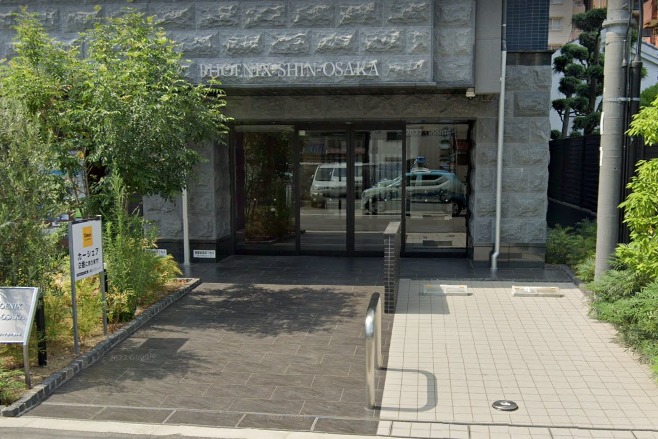 27/30 エントランス