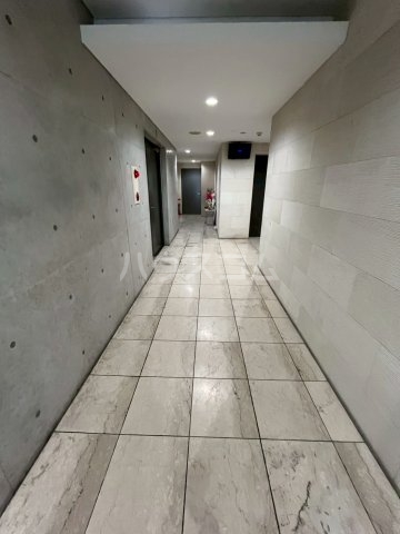 25/30 エントランス