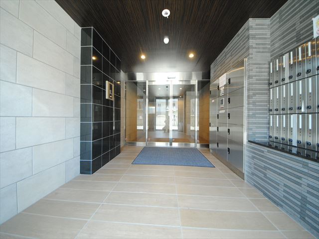 20/21 エントランス