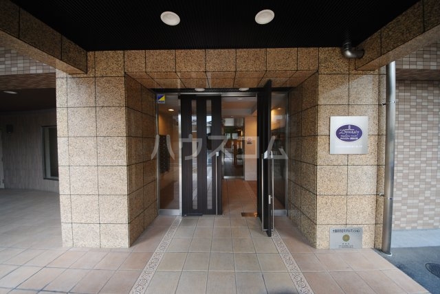 22/30 エントランス