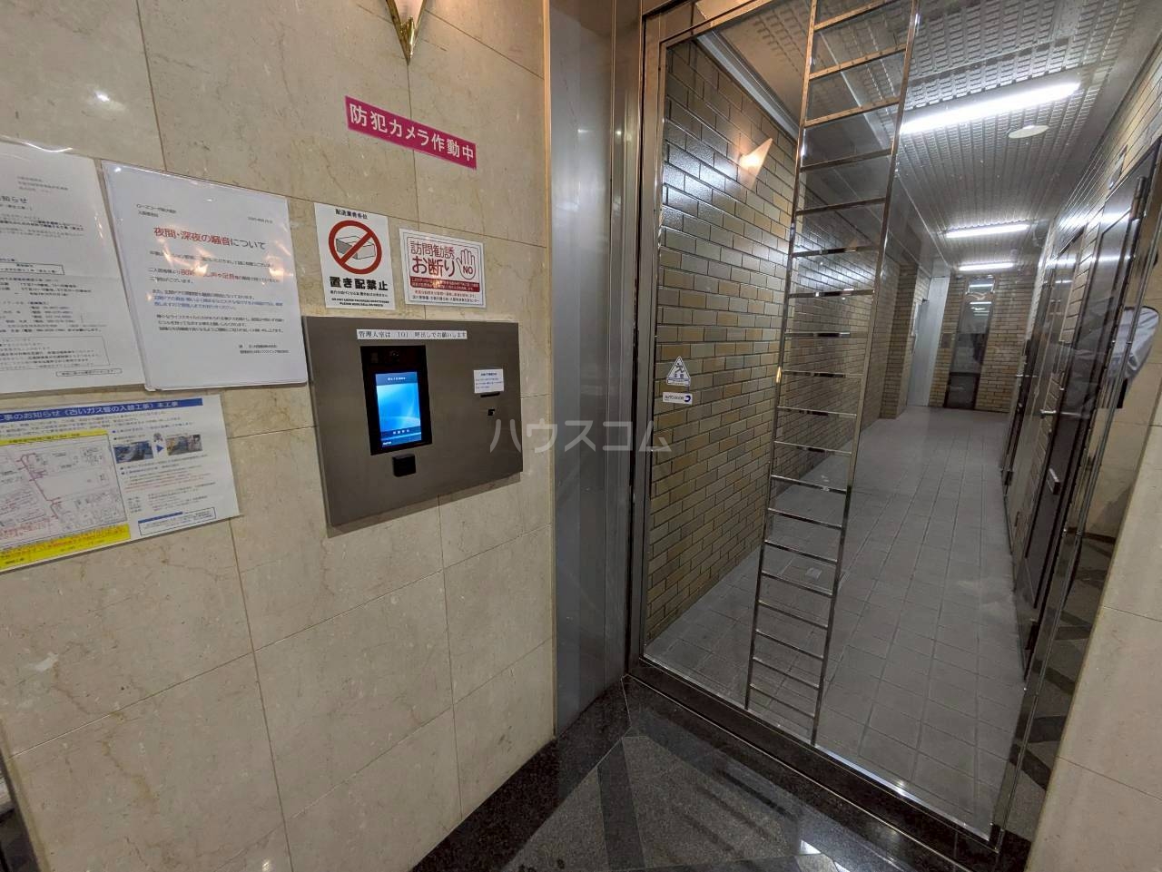 19/28 エントランス