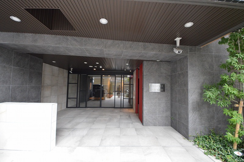 17/27 エントランス