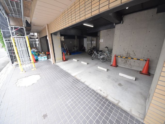 17/27 駐車場