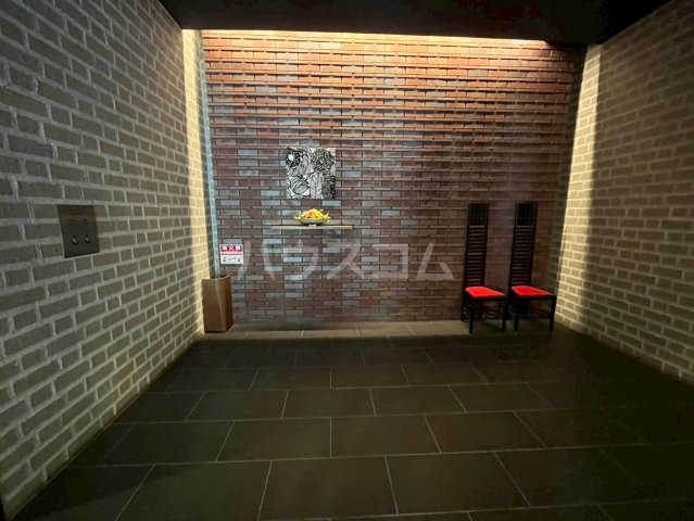 15/26 エントランス